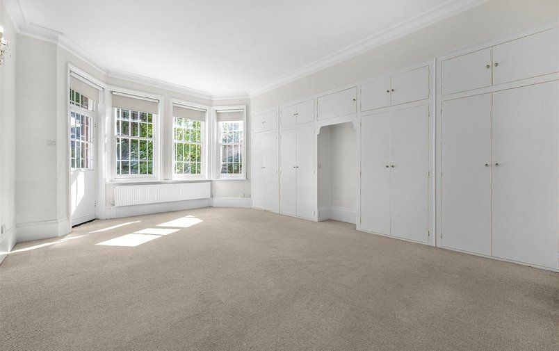 Flat for sale in Arkwright Road, Hampstead