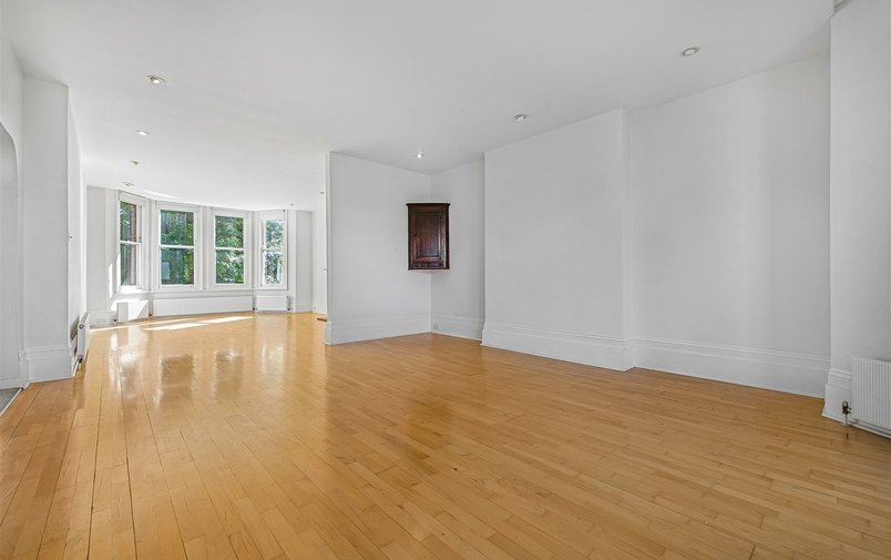 Flat for sale in Arkwright Road, Hampstead