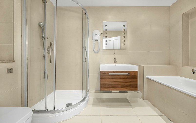 Flat for sale in Arkwright Road, Hampstead