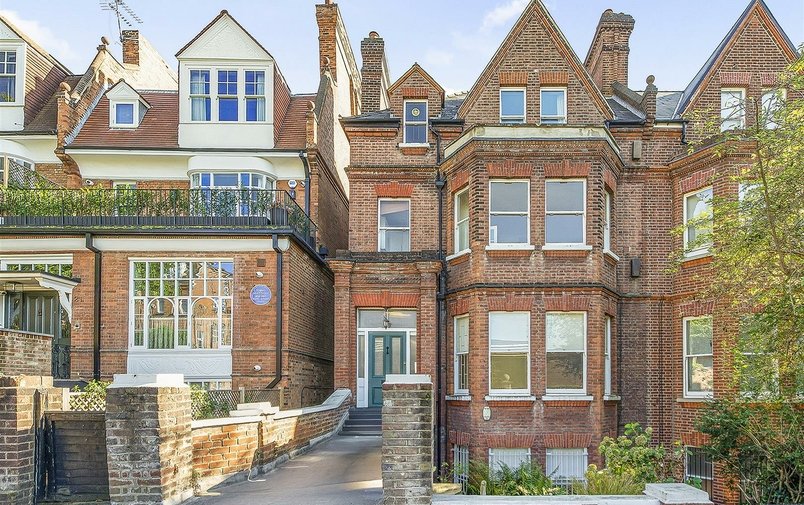 Flat for sale in Arkwright Road, Hampstead