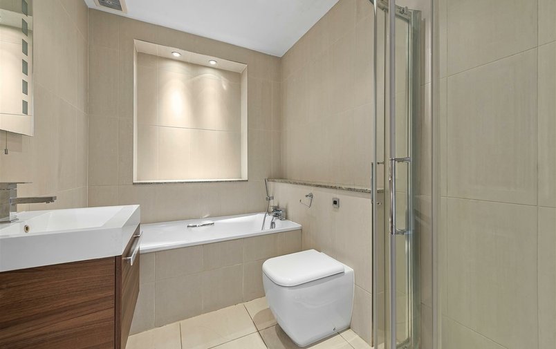 Flat for sale in Arkwright Road, Hampstead