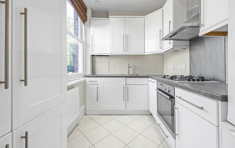 Flat for sale in Arkwright Road, Hampstead