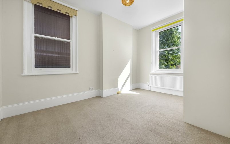 Flat for sale in Arkwright Road, Hampstead