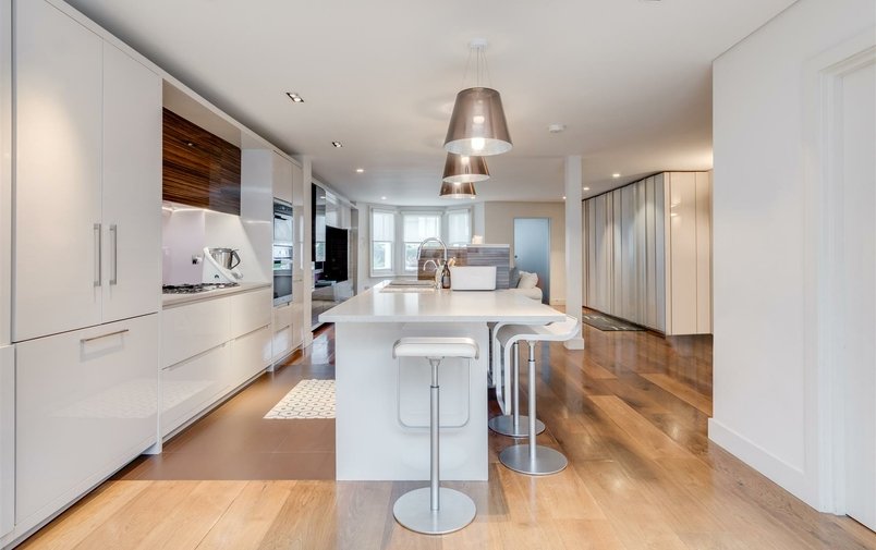 House for sale in Belsize Crescent, Belsize Village