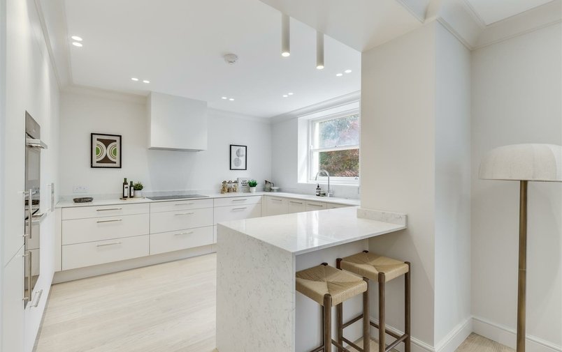 Flat for sale in Belsize Grove, Belsize Park