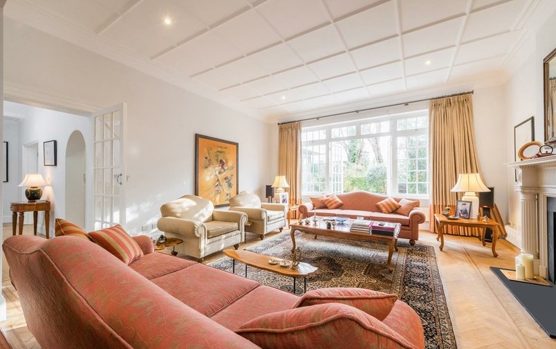 House for sale in Bracknell Gardens, Hampstead