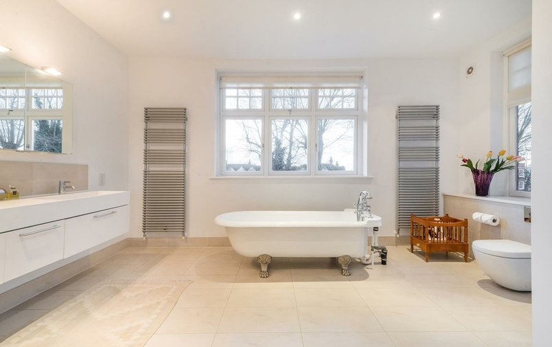 House for sale in Bracknell Gardens, Hampstead