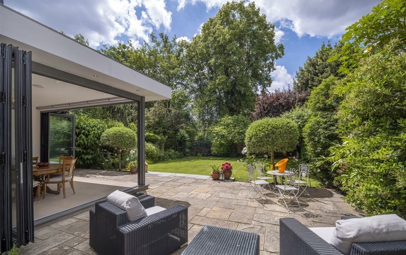 House for sale in Bracknell Gardens, Hampstead