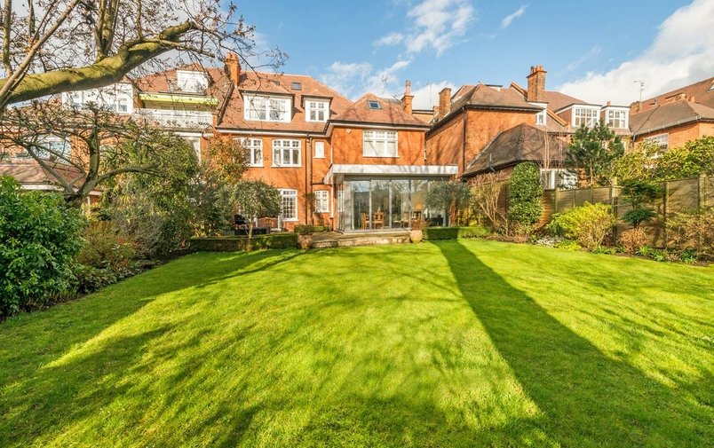 House for sale in Bracknell Gardens, Hampstead