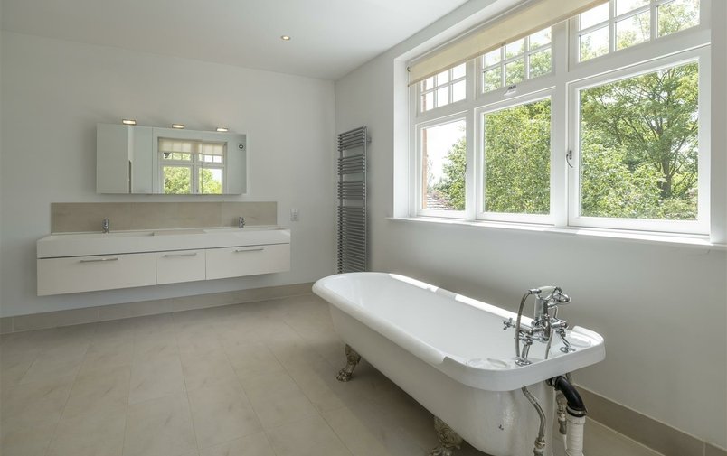 House for sale in Bracknell Gardens, Hampstead