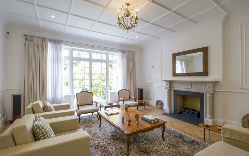 House for sale in Bracknell Gardens, Hampstead