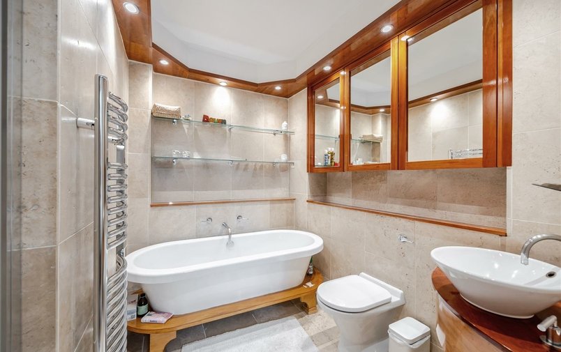 Flat for sale in Buckland Crescent, Belsize Park