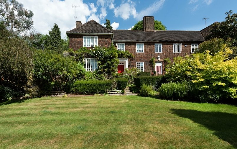 House for sale in Bunkers Hill, Hampstead Garden Suburb