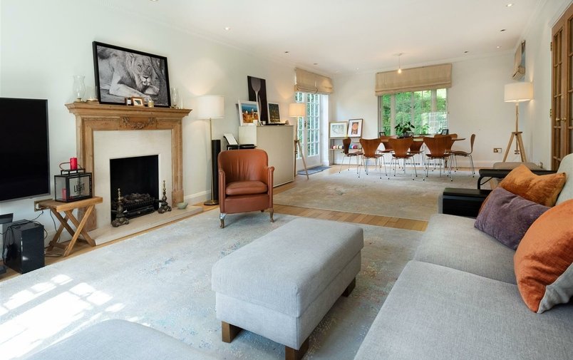 House for sale in Bunkers Hill, Hampstead Garden Suburb