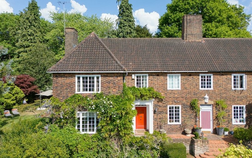 House for sale in Bunkers Hill, Hampstead Garden Suburb