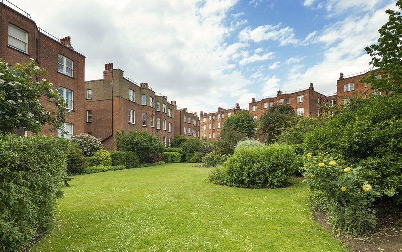 Flat for sale in Cannon Hill, West Hampstead