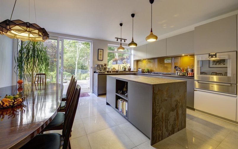 House for sale in Carlton Close, Hampstead