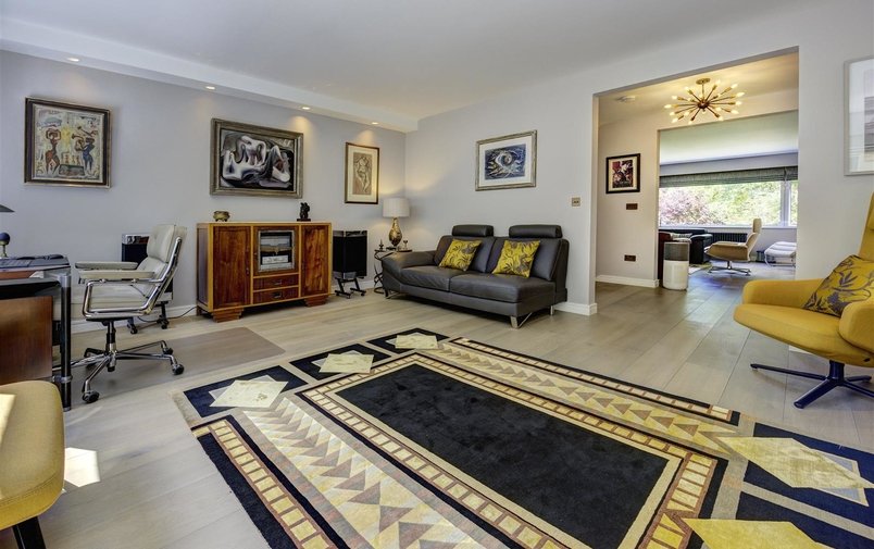 House for sale in Carlton Close, Hampstead