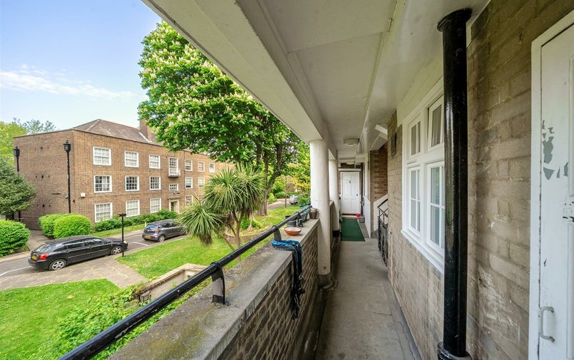 Flat for sale in Carlton Hill, St. John's Wood