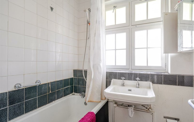 Flat for sale in Carlton Hill, St. John's Wood