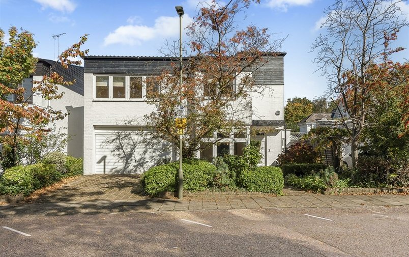 House for sale in Cenacle Close, Hampstead