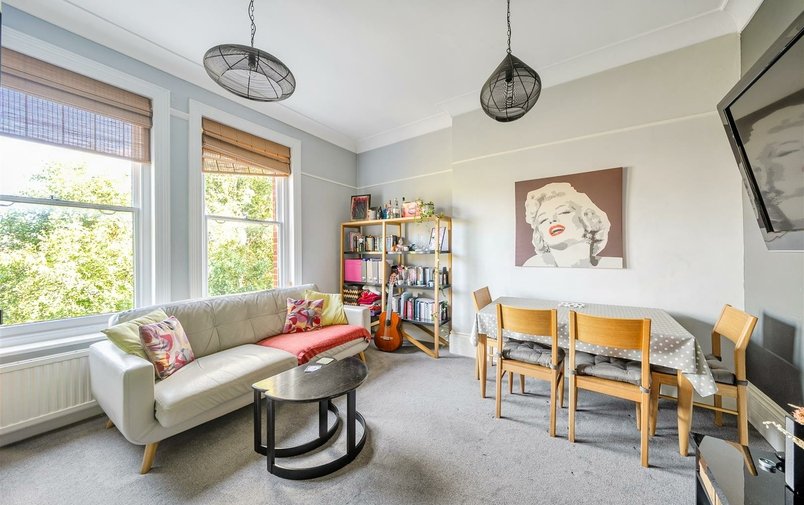 Flat for sale in Compayne Gardens, South Hampstead