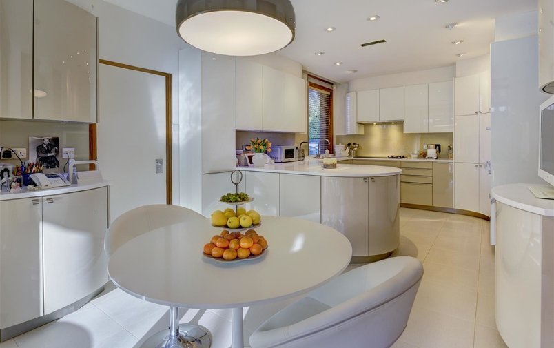 House for sale in Elm Walk, Hampstead