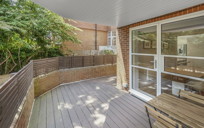 Flat for sale in Eton Avenue, Belsize Park
