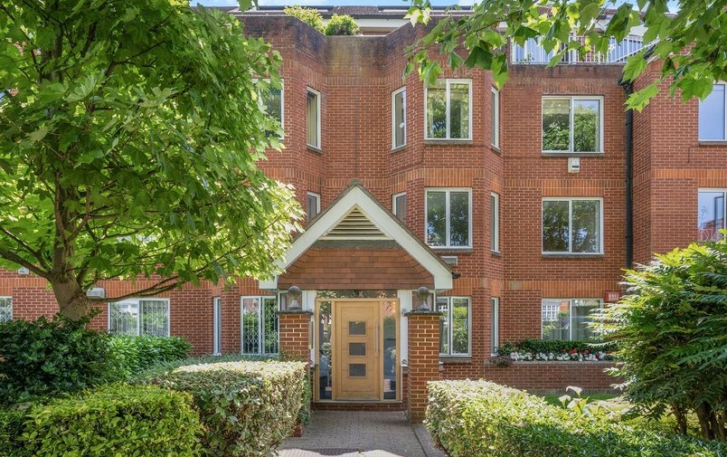 Flat for sale in Eton Avenue, Belsize Park