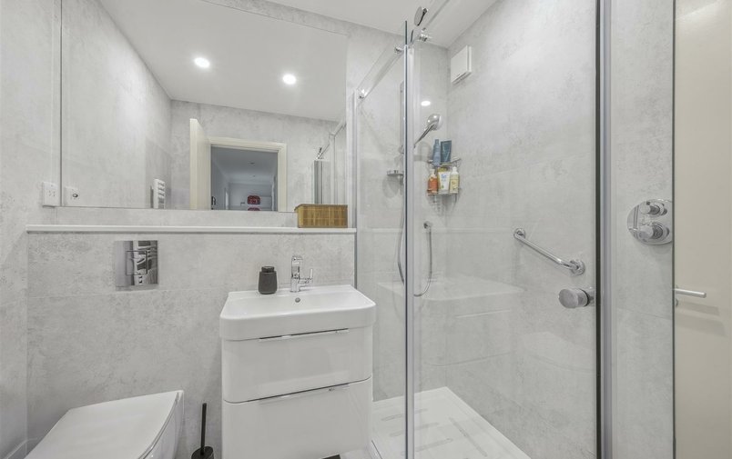 Flat for sale in Eton Avenue, Belsize Park