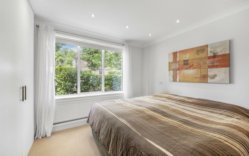 Flat for sale in Eton Avenue, Belsize Park