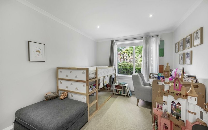 Flat for sale in Eton Avenue, Belsize Park
