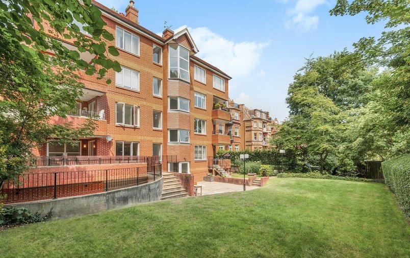 Flat for sale in Eton Avenue, Belsize Park