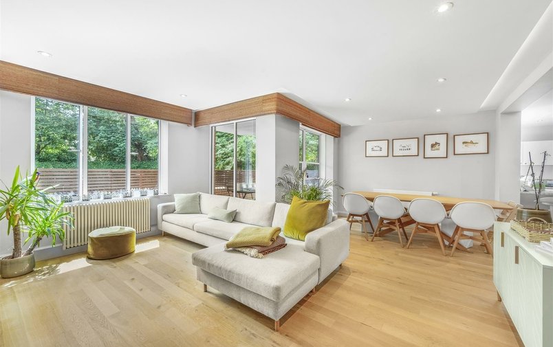Flat for sale in Eton Avenue, Belsize Park
