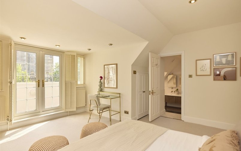 Flat for sale in Eton Avenue, Belsize Park