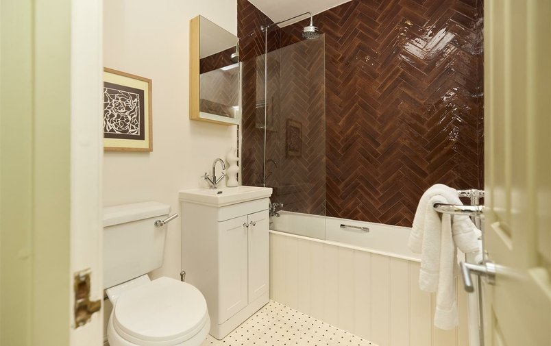 Flat for sale in Eton Avenue, Belsize Park