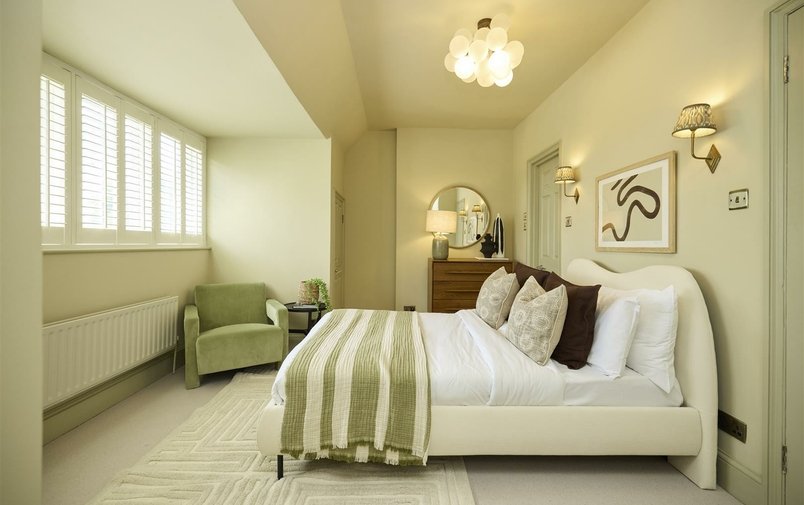 Flat for sale in Eton Avenue, Belsize Park