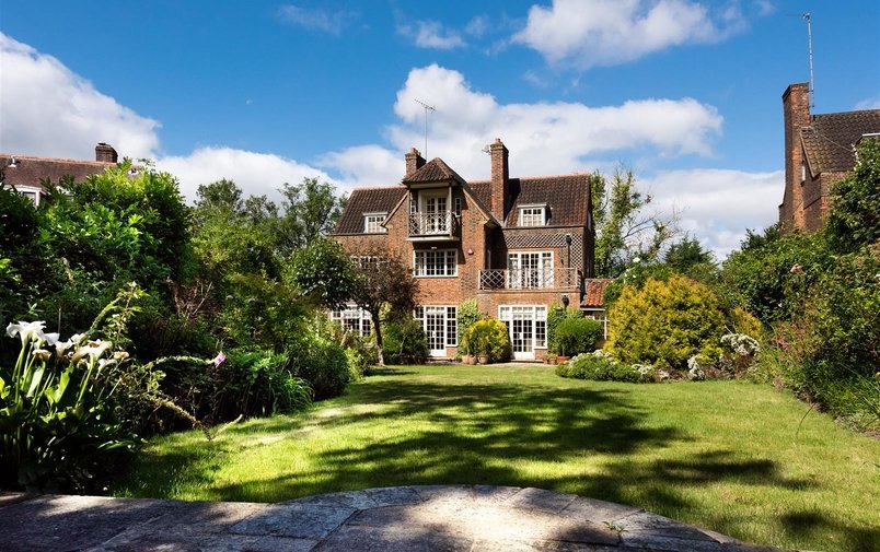 House for sale in Fairway Close, Hampstead Garden Suburb