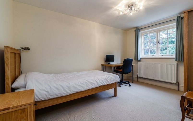 Flat for sale in Ferncroft Avenue, Hampstead