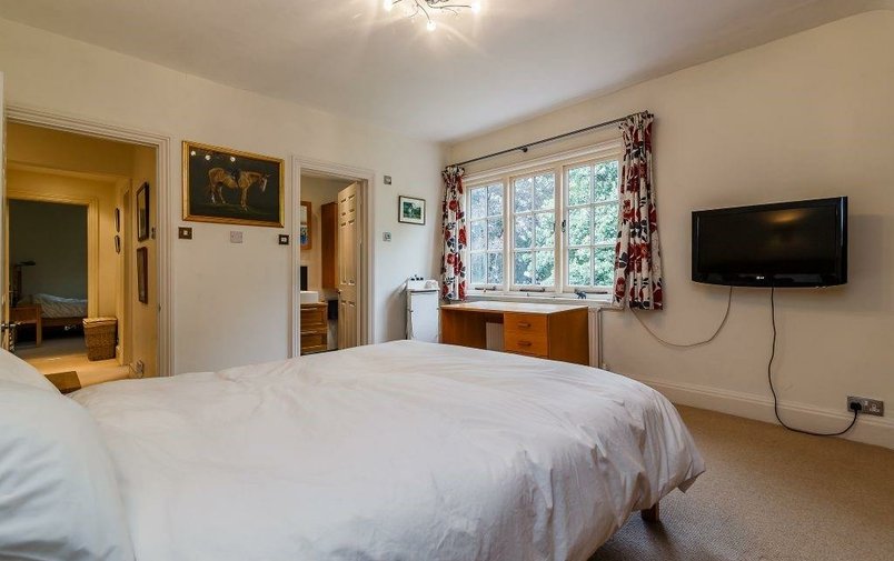 Flat for sale in Ferncroft Avenue, Hampstead