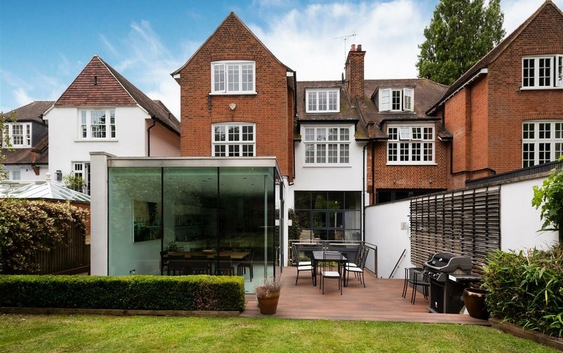 House for sale in Ferncroft Avenue, Hampstead