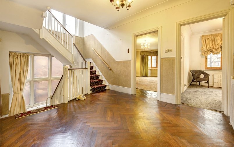 House for sale in Finchley Road, Golders Green