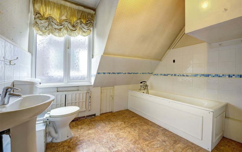 House for sale in Finchley Road, Golders Green