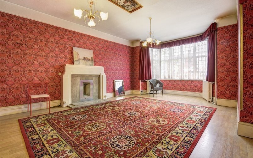 House for sale in Finchley Road, Golders Green