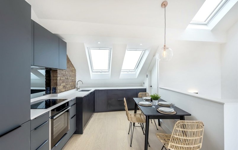 Flat for sale in Finchley Road, Childs Hill