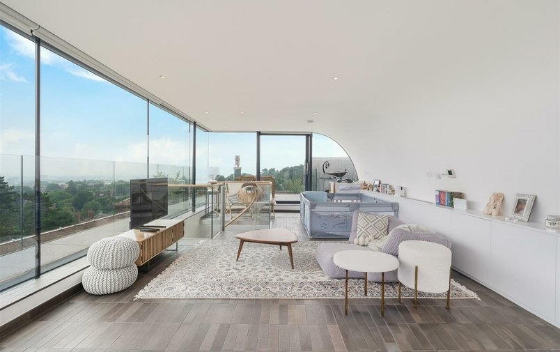 Flat for sale in Firecrest Drive, Hampstead