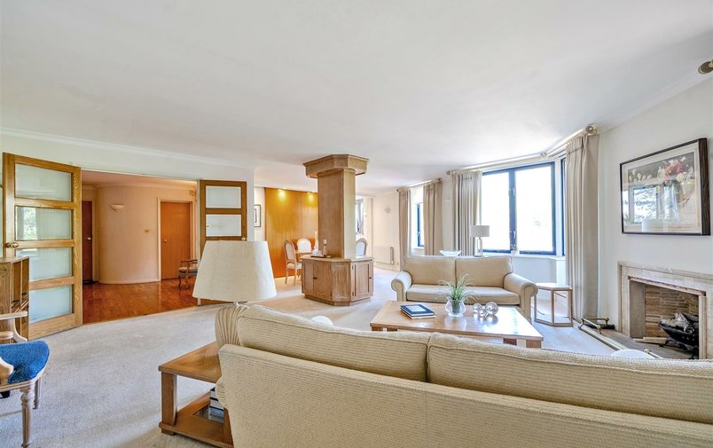 Flat for sale in Firecrest Drive, Hampstead
