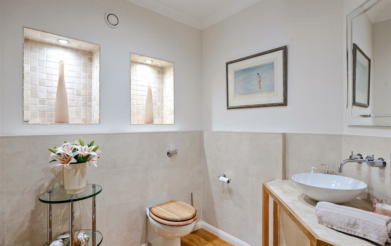 Flat for sale in Firecrest Drive, Hampstead