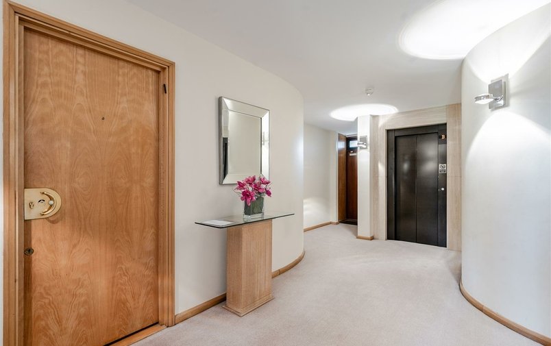 Flat for sale in Firecrest Drive, Hampstead