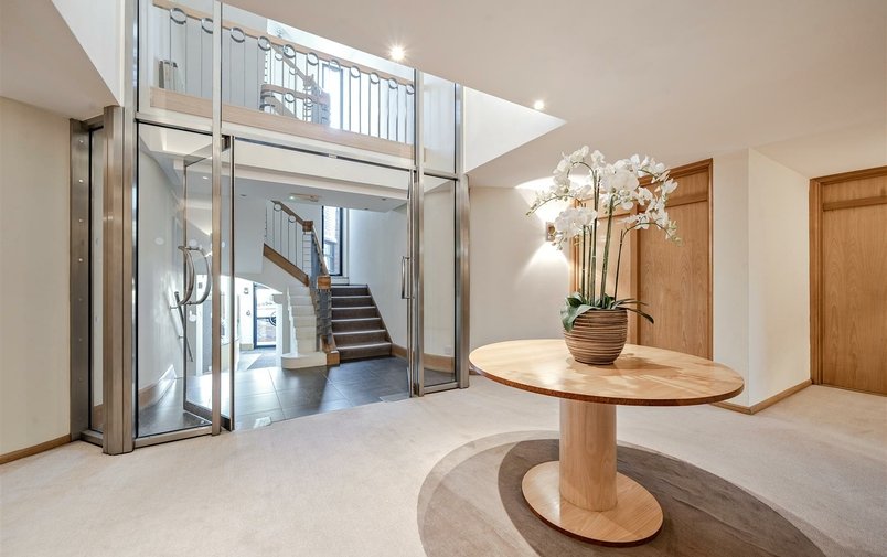 Flat for sale in Firecrest Drive, Hampstead